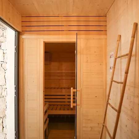 Mare Monti 2 Кальви